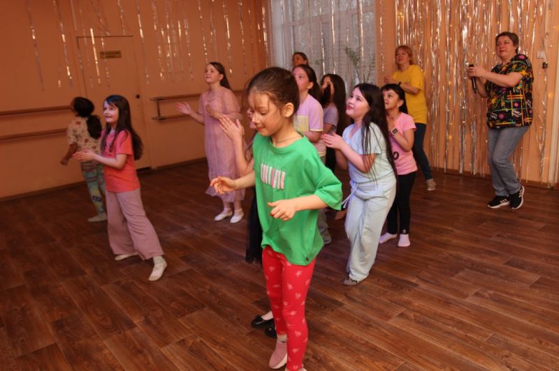 17 февраля в Доме культуры села Федино МУ «ВКМЦК и Т «Истоки» прошла танцевальная программа «Дэнс-Пати»